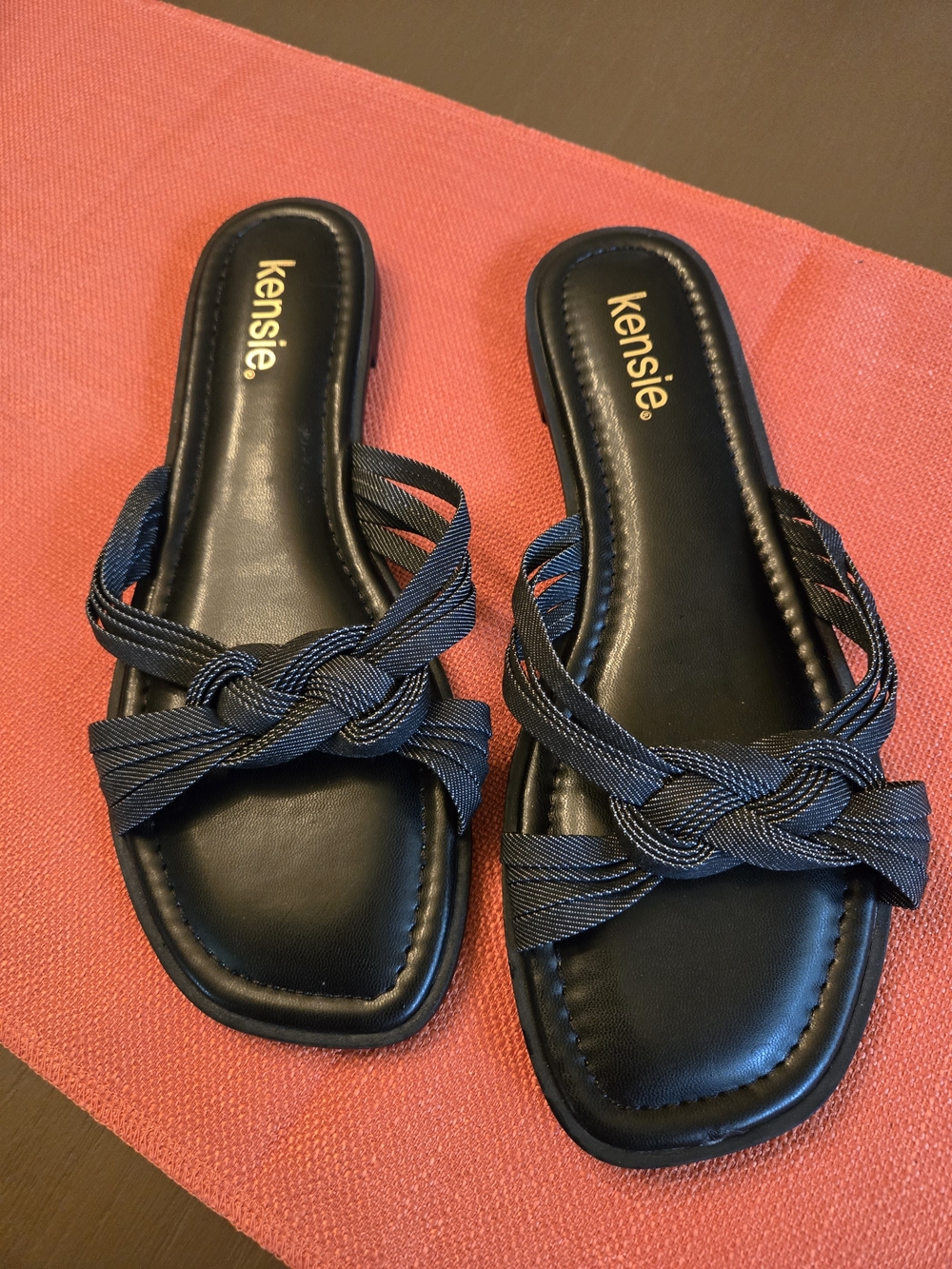 Kensie Black Knotted Strap Slide Sandals